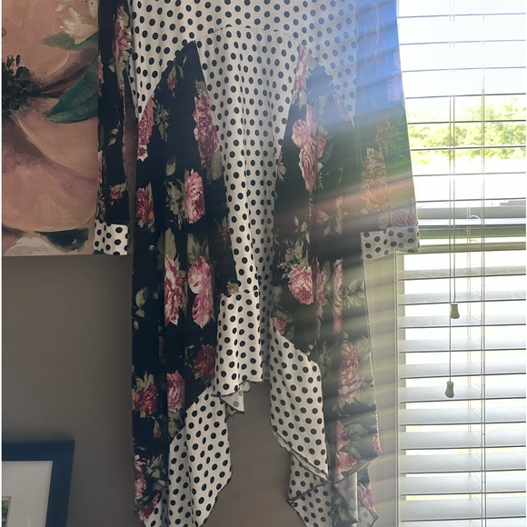 Cute custom top - Picture 1 of 3